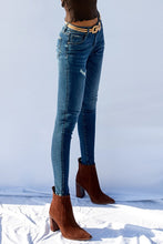 Load image into Gallery viewer, MID-RISE ANKLE SKINNY JEANS
